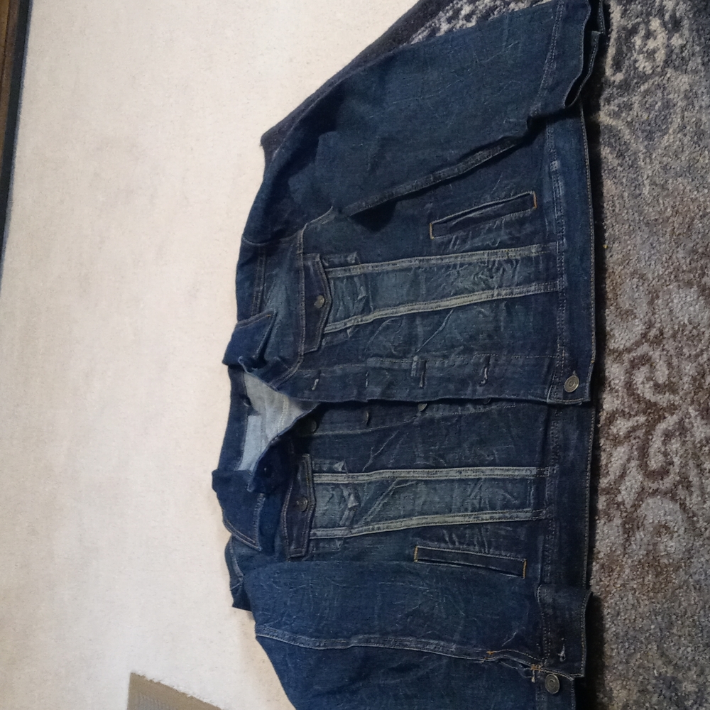 Men's jean jacket